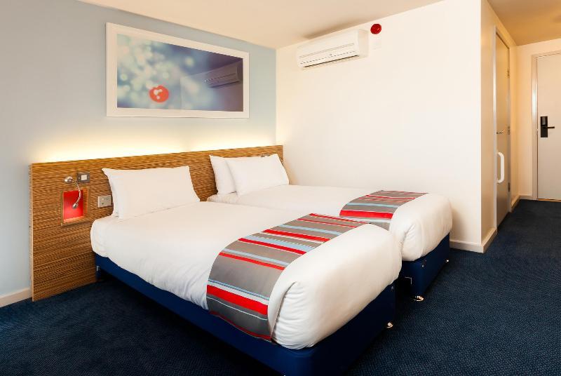 Travelodge Ryde  Eksteriør bilde